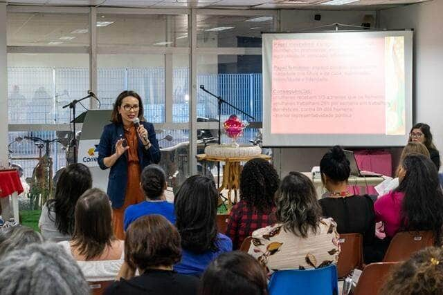 Servidores dos Correios de Várzea Grande recebem palestra sobre violência doméstica