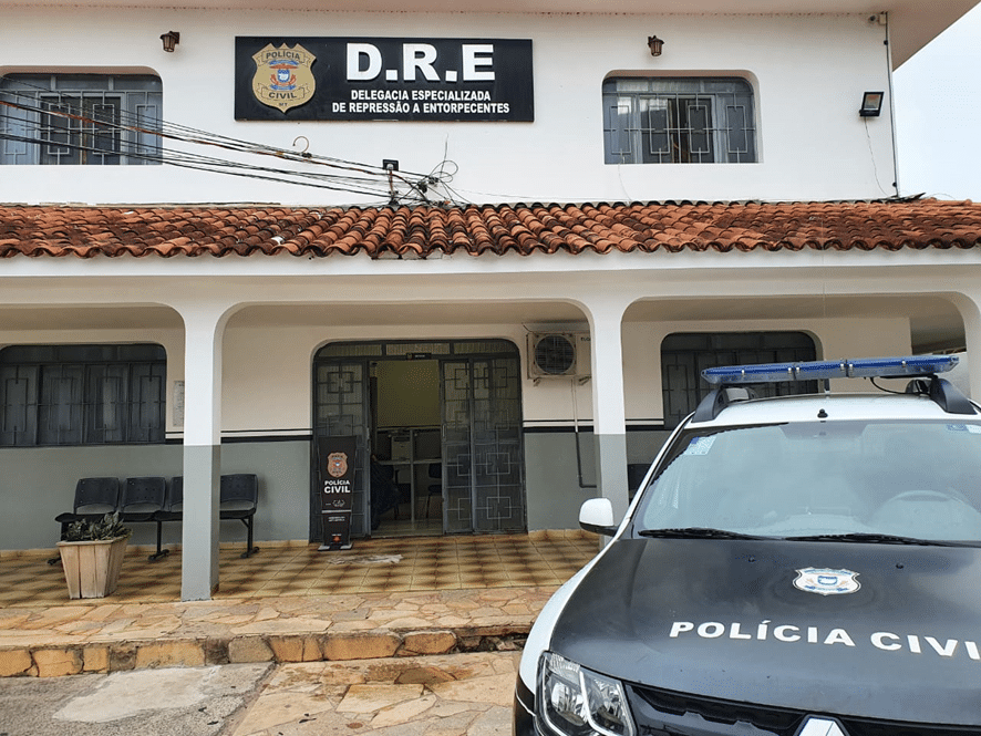 Traficante e presa com cocaina e Hilux furtada na capital de Mato Grosso