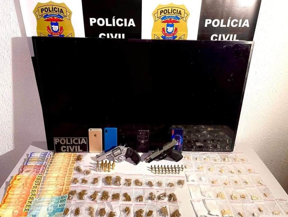 Traficante e preso em flagrante com arma de fogo furtada dinheiro e produtos roubados