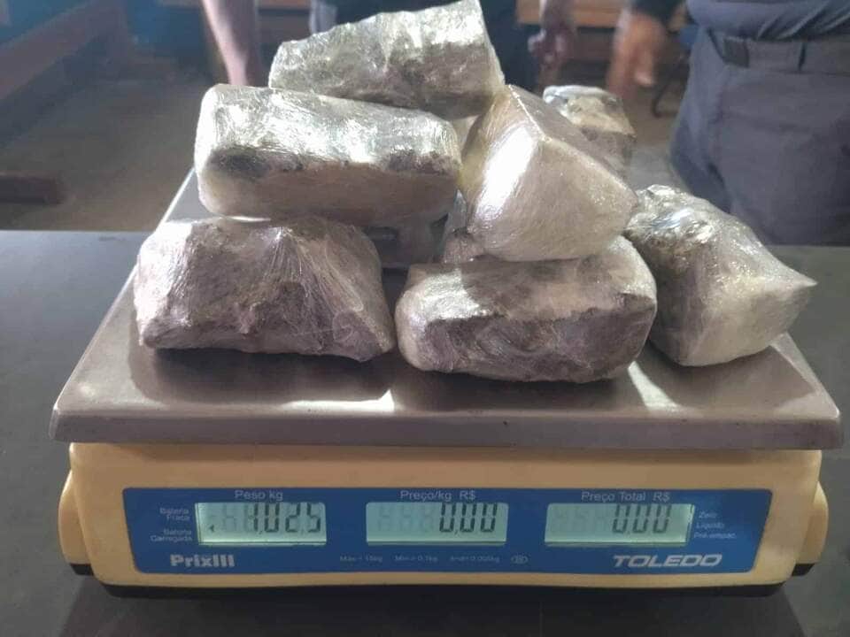 Falsas gestantes são presas ao tentar entrar com drogas em presídio 2 Falsas gestantes são presas ao tentar entrar com drogas em presídio