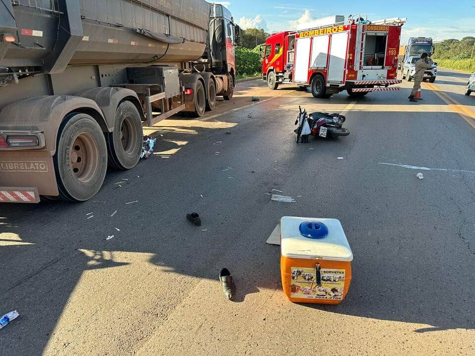 Vendedor de picolé morre atropelado por carreta em Sorriso