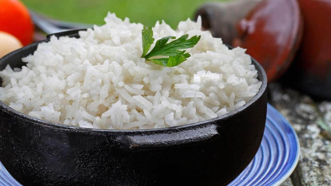 como fazer arroz na panela elétrica
