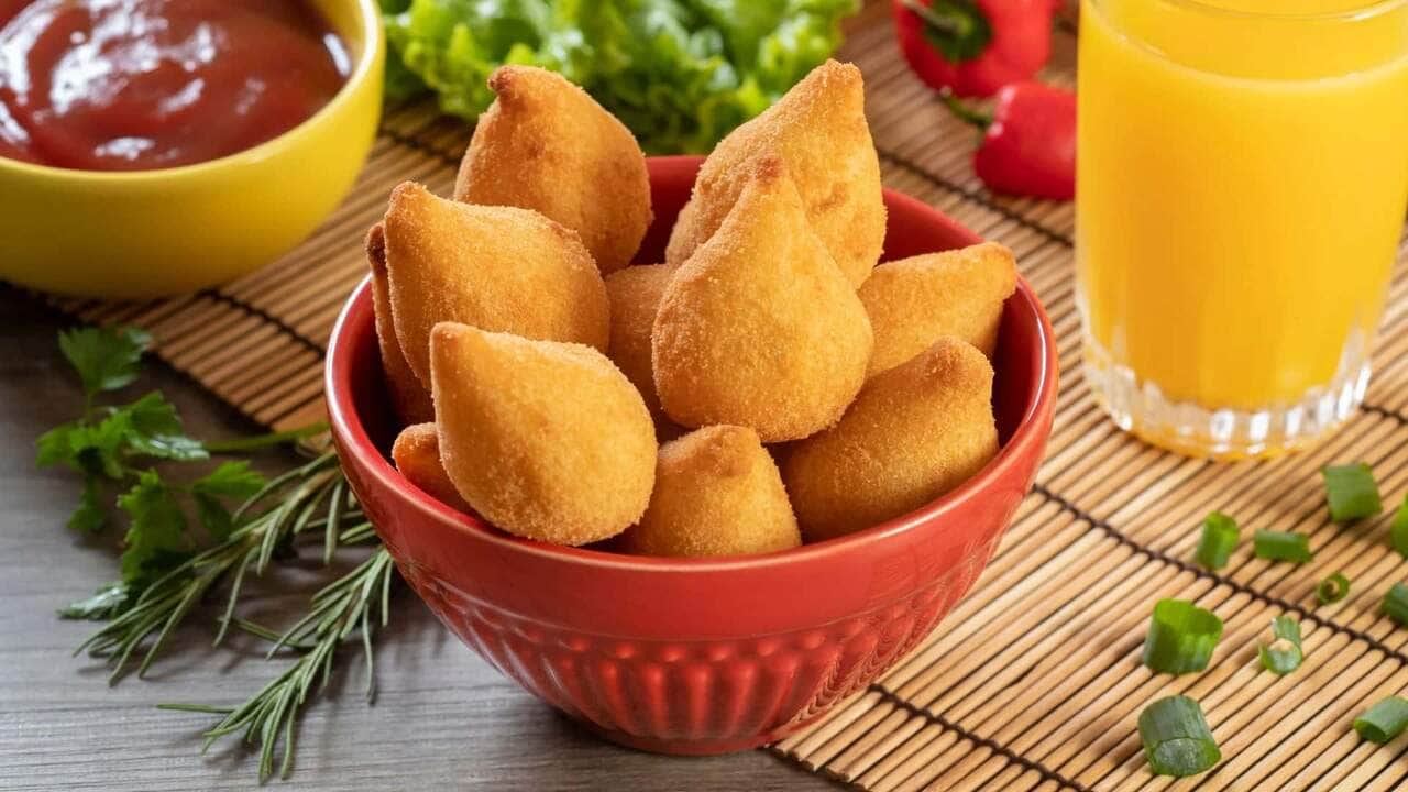 como fazer coxinha de mandioca