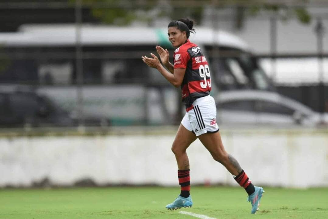 flamengo vence 8ª seguida e dorme na ponta do brasileiro feminino