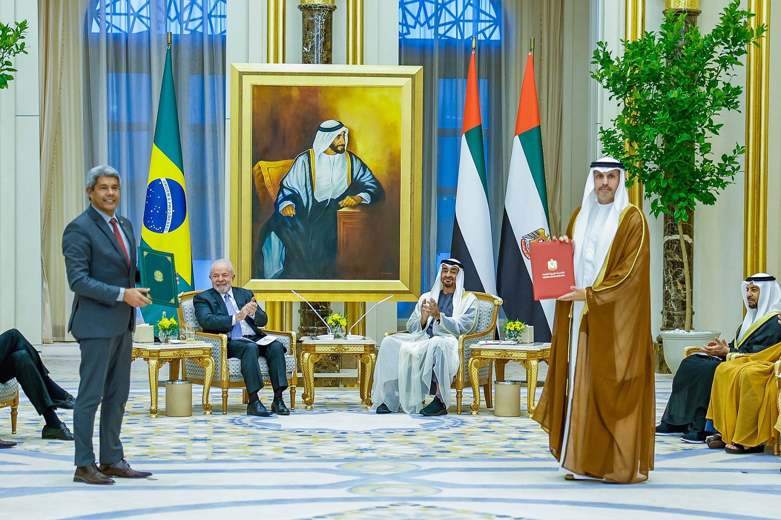 lula assina acordos com emirados arabes unidos