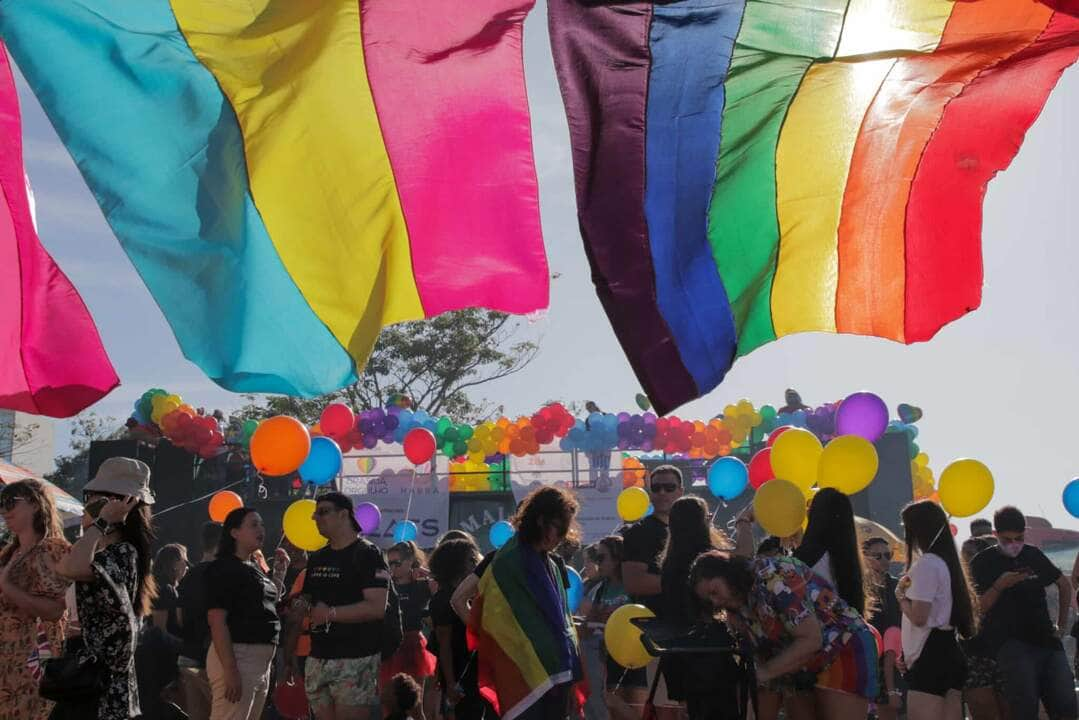 ong oferece oficinas de criacao artistica para pessoas lgbtqia scaled