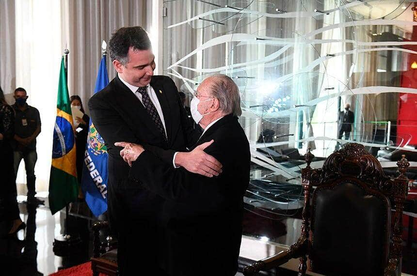 pacheco homenageia ex presidente jose sarney que completou 93 anos