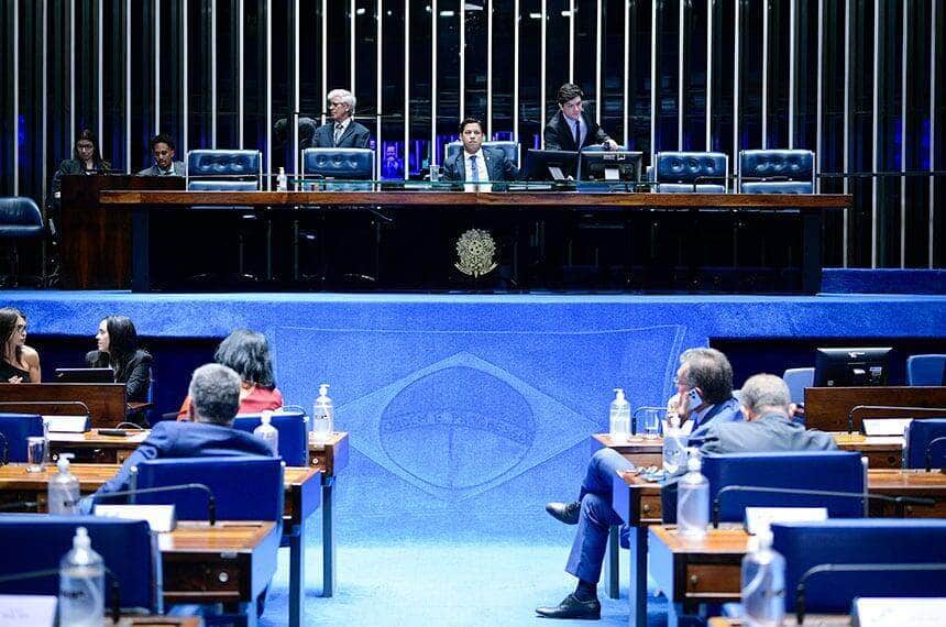 senado volta a avaliar projeto que obriga oferta de internet nas escolas