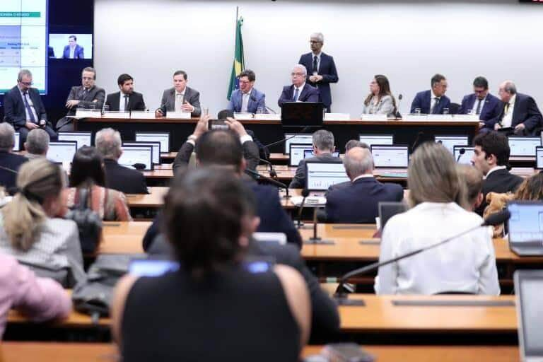 setores de saude e educacao pedem aliquotas menores na reforma tributaria