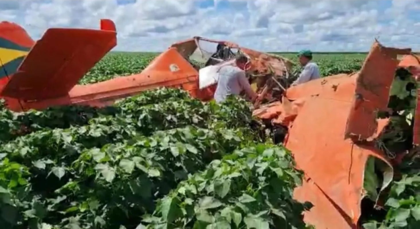 Avião agrícola cai e piloto sobrevive em Mato Grosso 2 Avião agrícola cai e piloto sobrevive em Mato Grosso