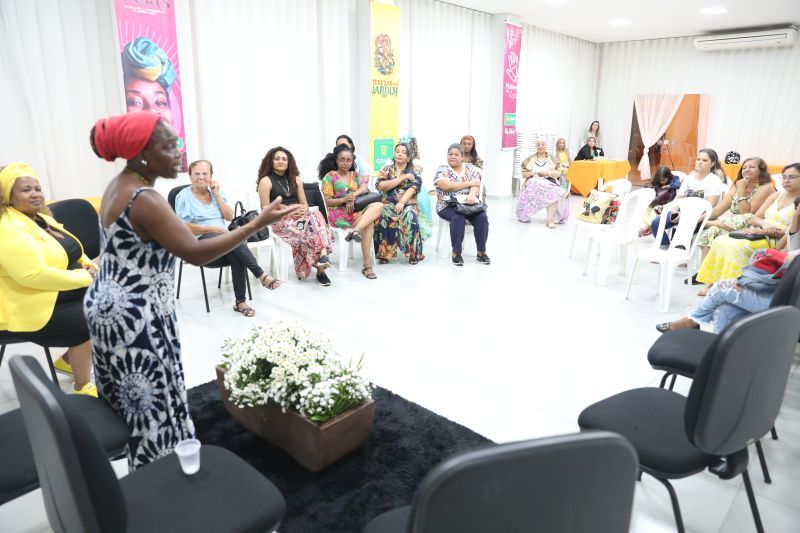 ativista angolana aponta roda de conversa como estrategia de cura e fortalecimento da populacao negra