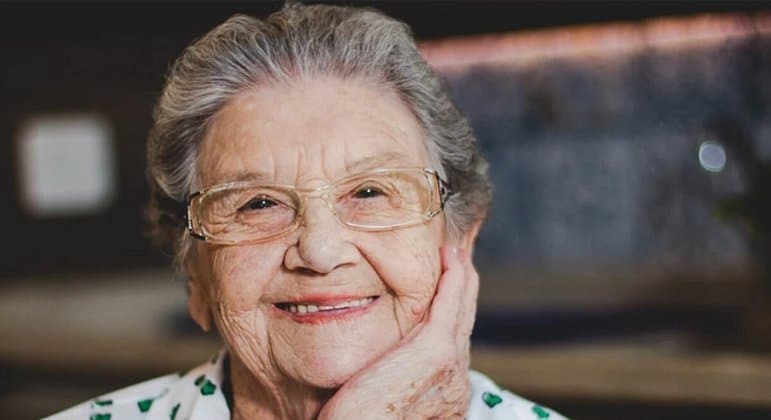 Morre a apresentadora Palmirinha Onofre aos 91 anos em Sao Paulo