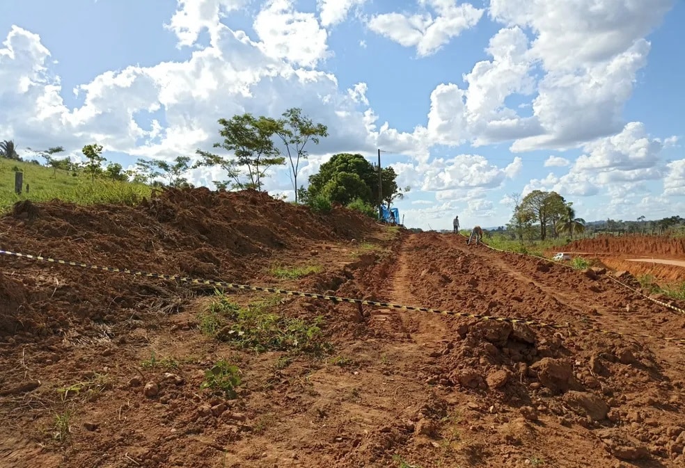 Boatos de ouro fácil levam centenas de pessoas a cavarem; encontraram sítio arqueológico