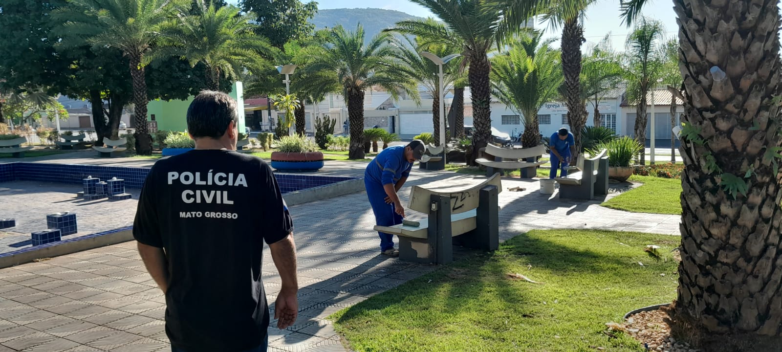 Policia atua em operacao para limpeza de mensagens de apologia ao crime em Barra do Garcas