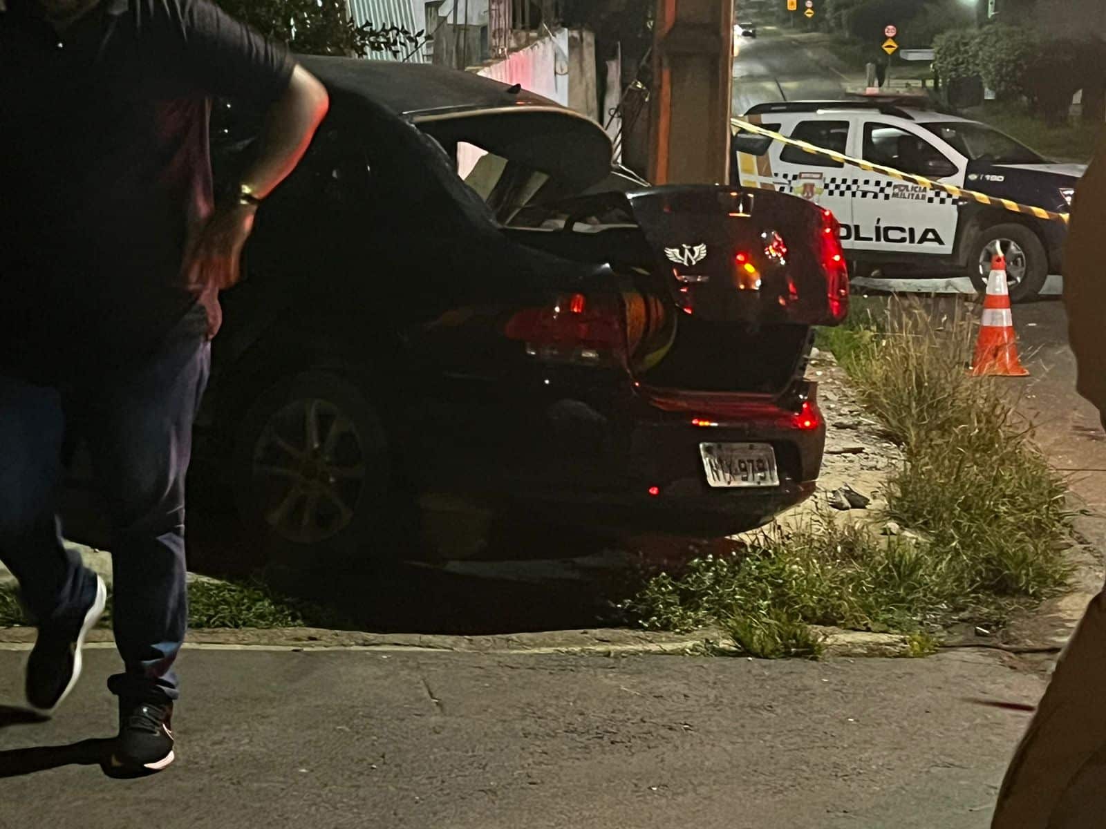 Motorista perde controle, bate carro em morre em Cuiabá