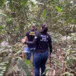 Local fica aos fundos do bairro Tessele Junior, em uma área de mata. Perícia foi acionada para auxiliar trabalhos de investigação