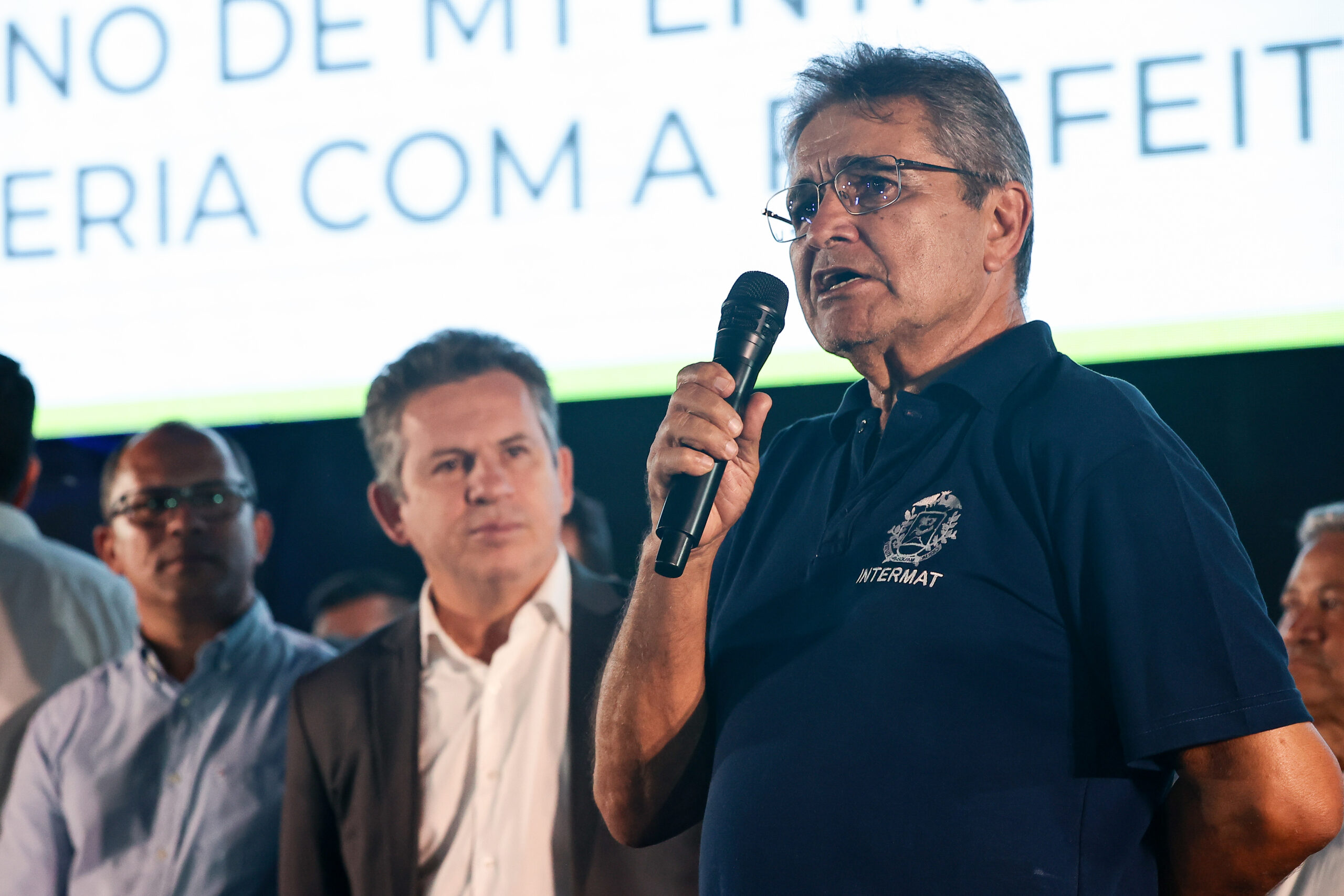 “Agora posso dizer que essa casa é minha”, diz morador que aguardava escritura há 30 anos 4 Mayke Toscano/Secom-MT | Governador Mauro Mendes entrega 700 escrituras definitivas para famílias de Várzea Grande