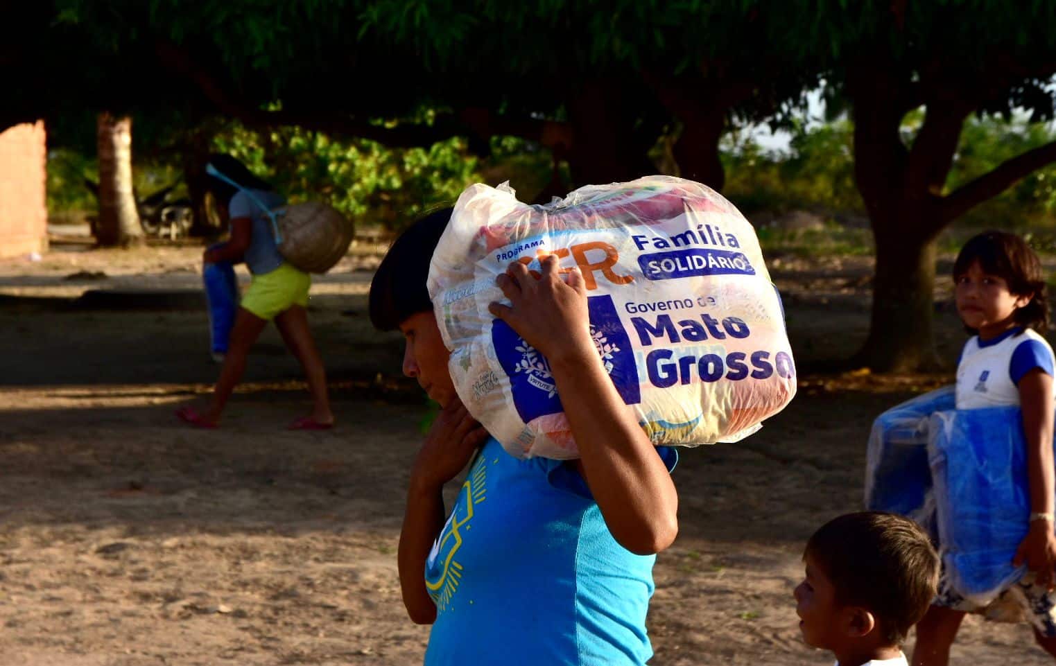 Entrega emergencial de cestas, kits de higiene e limpeza e cobertores para aldeias Xavante em Paranatinga (MT)  - Foto por: João Reis