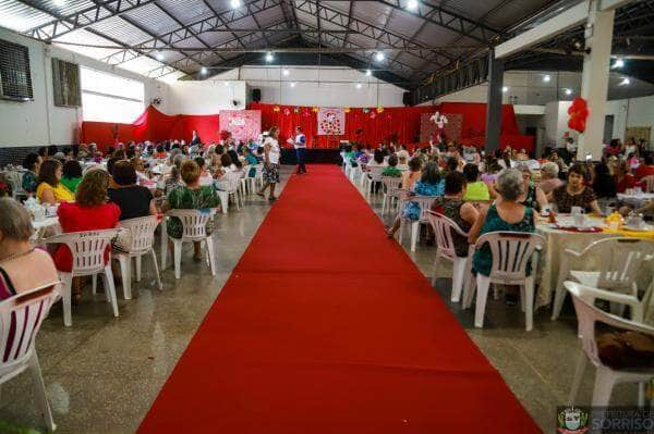 assistencia social comemora o dia das maes com cha da tarde para as maes do cci