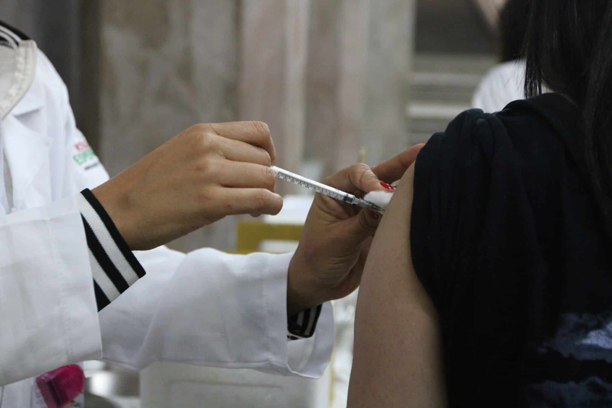 brasil tem 16 milhoes de vacinados com dose bivalente contra covid 19 scaled