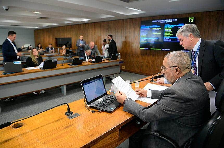 cdh pode votar oferta de libras em exame da oab