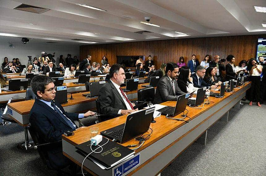 comissao mista aprova mp que recria o programa bolsa familia