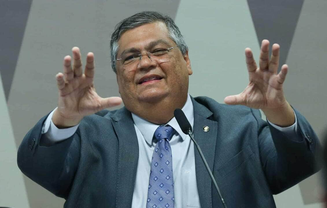 dino diz que pacificacao do pais tem de ser centrada no respeito a lei scaled