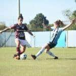 ferroviaria vence o gremio e retoma a lideranca do brasileiro feminino