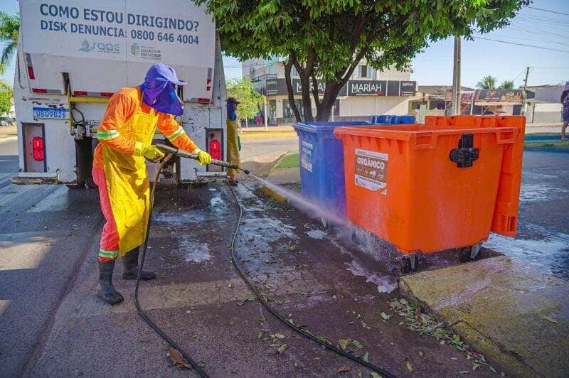 lavagem de contentores reforca higiene urbana em lucas do rio verde