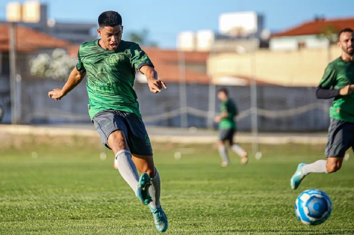 Náutico x Floresta; onde assistir ao vivo o jogo desta segunda-feira (22) pela Série C. Foto: Ronaldo Oliveira/Floresta