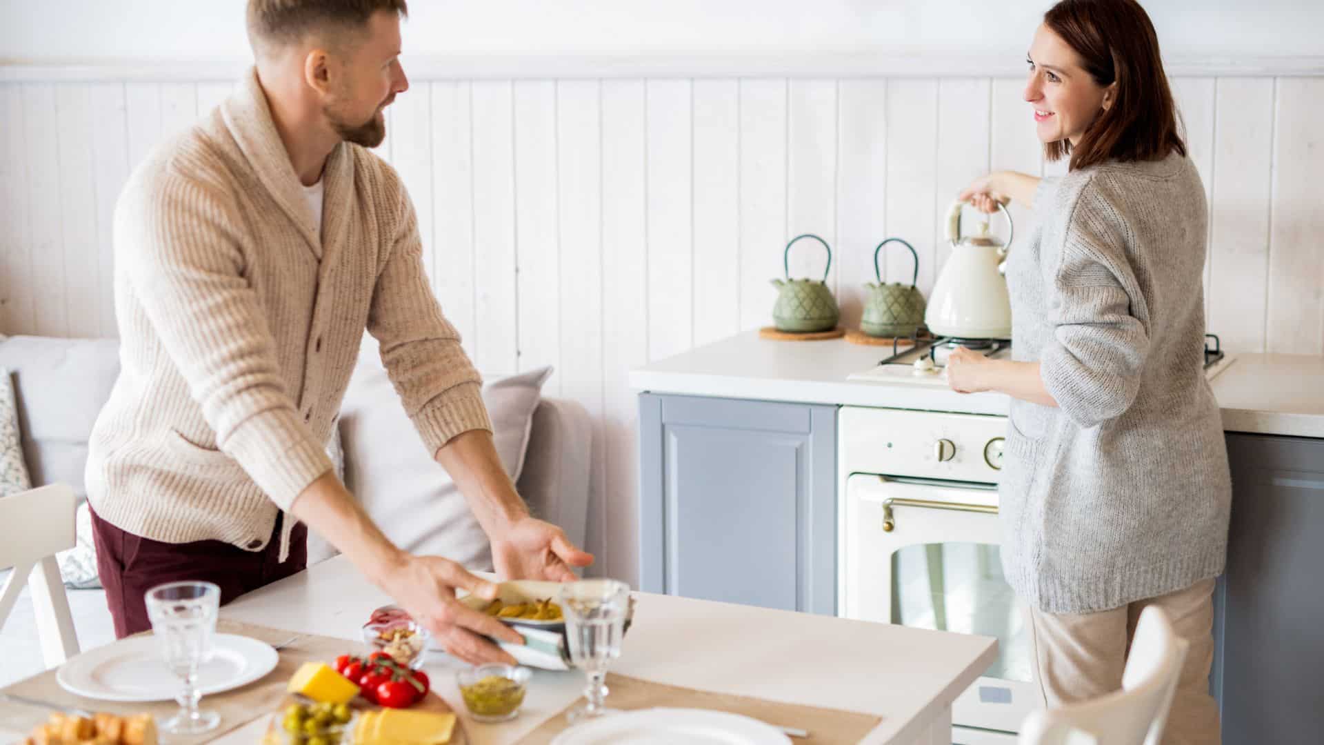 Foto: canva | 3 signos que podem se apaixonar pelo melhor amigo nesta segunda-feira