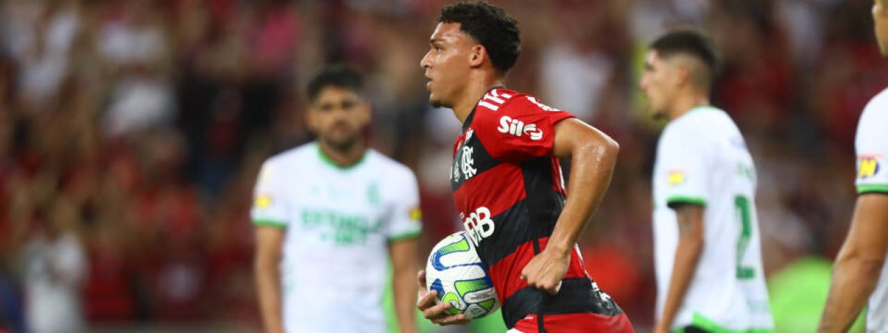 Flamengo e América-MG empatam com final de jogo emocionante do Maracanã