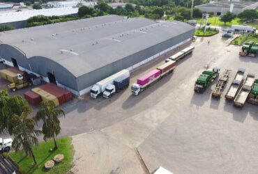 Instalado na região do Distrito Industrial, o Porto Seco Cuiabá atua como um complemento do controle alfandegário