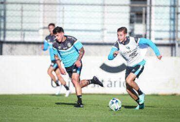 Goiás x Grêmio; onde assistir ao vivo o jogo deste domingo (30) pelo Brasileirão. Foto: Lucas Uebel/GFBPA