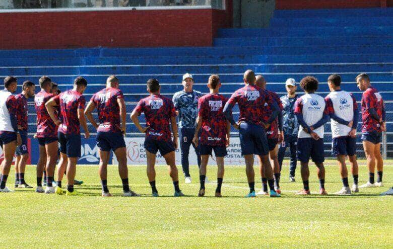 Paraná x Araucária; onde assistir ao vivo o jogo desta sexta-feira (16) pela Segunda Divisão do Paranaense. Foto: Divulgação Paraná