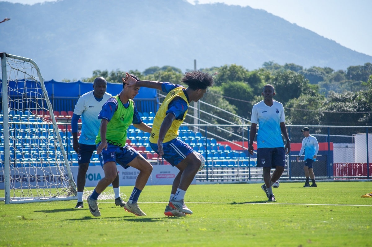 Resende recebe o Maricá em jogo atrasado da 4ª rodada da Série A-2 do Carioca, nesta quarta (26); onde assistir ao vivo. Foto: Divulgação Maricá