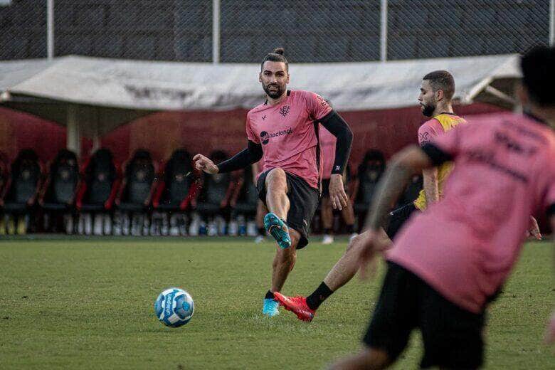 Londrina x Vitória; onde assistir ao vivo o jogo desta segunda-feira (7) pela Série B. Foto: Victor Fotos