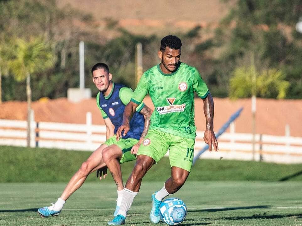 Tombense x Criciúma; onde assistir ao vivo o jogo deste domingo (30) pela Série B. Foto: Divulgação Tombense