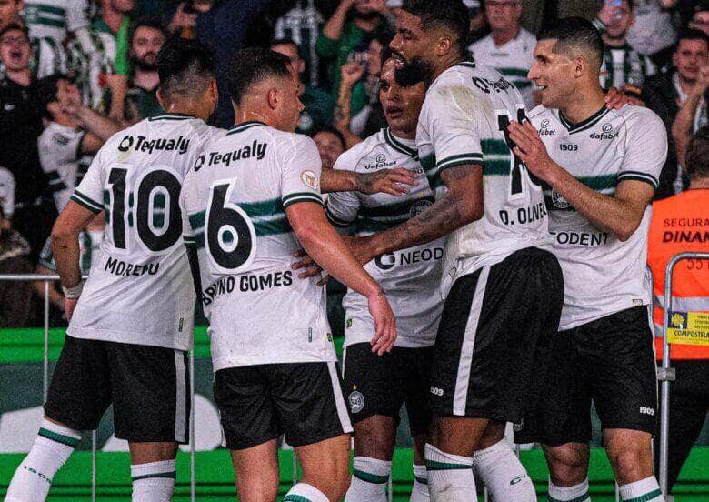 Corinthians x Coritiba; onde assistir ao vivo o jogo deste domingo (13) pelo Brasileirão. Foto: Gabriel Thá