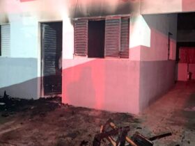 Casa pega fogo após briga de casal no nortão