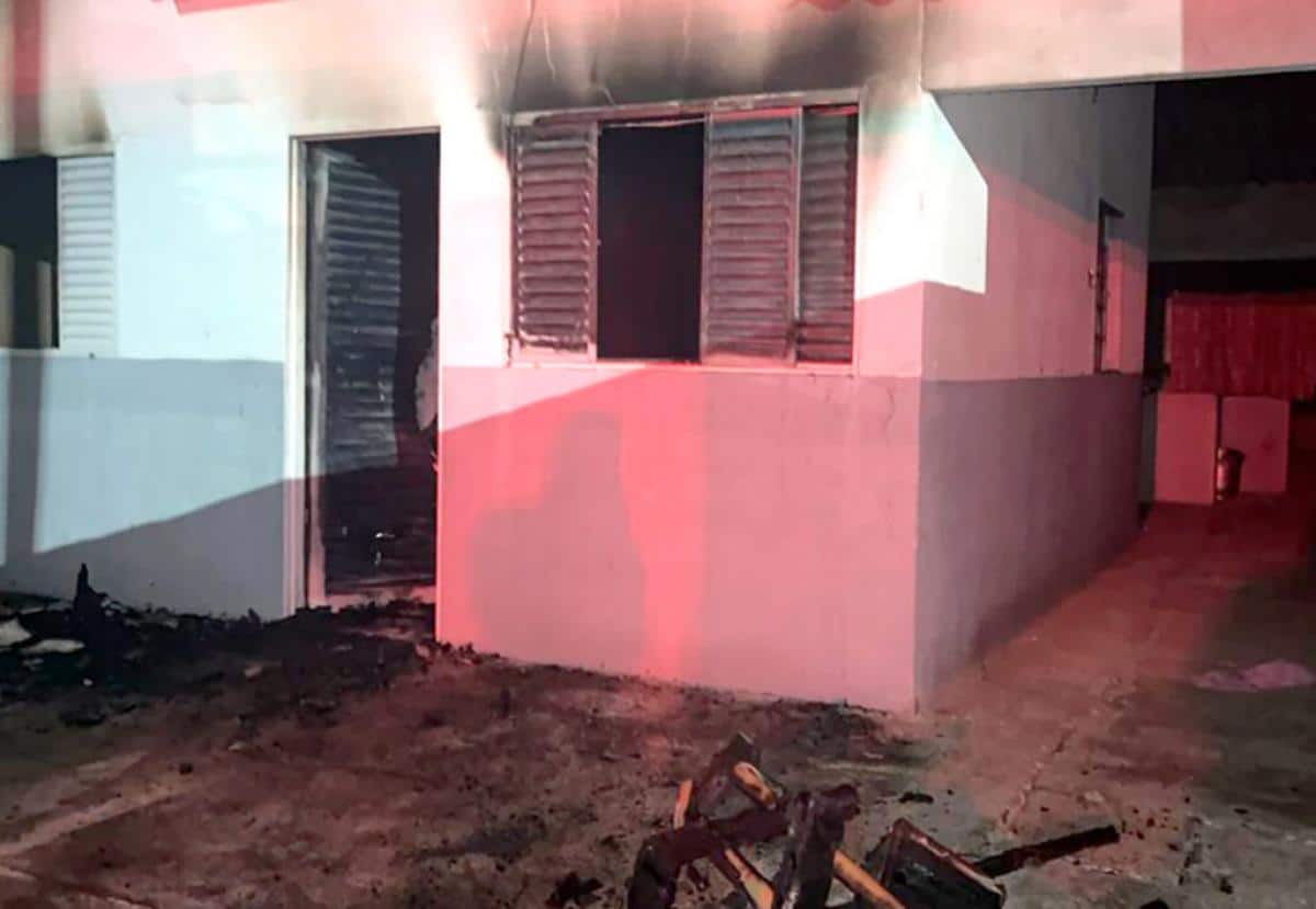 Casa pega fogo após briga de casal no nortão