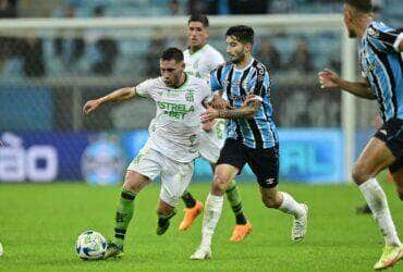 Vasco x Grêmio; onde assistir ao vivo o jogo deste domingo (6) pelo Brasileirão. Foto: Mourão Panda/América MG