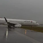 Aeroporto de Florianopolis e fechado apos aeronave com 172 passageiros derrapar na pista