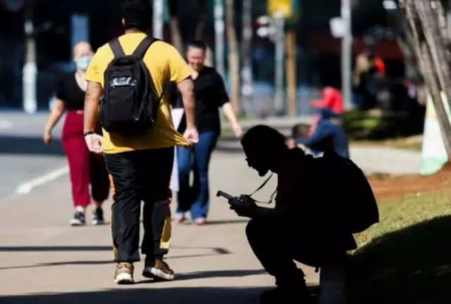 Brasil é o 2º país com maior proporção de jovens que não estudam nem trabalham