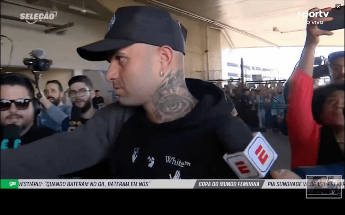 Luan chega a Porto Alegre para assinar com o Grêmio e é recebido com festa pela torcida