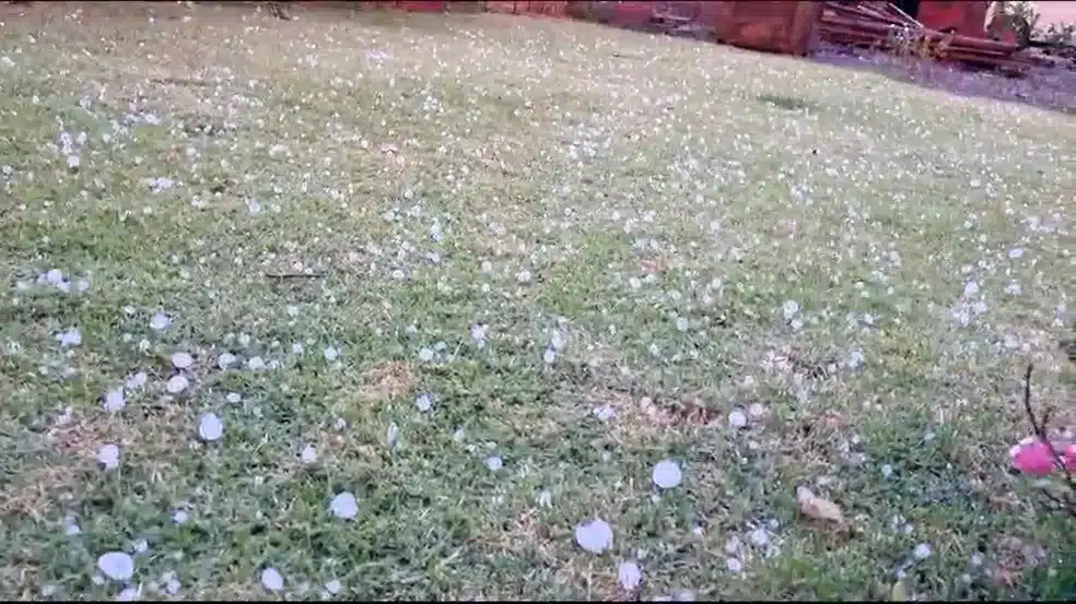 Cidades de Mato Grosso registram chuva de granizo