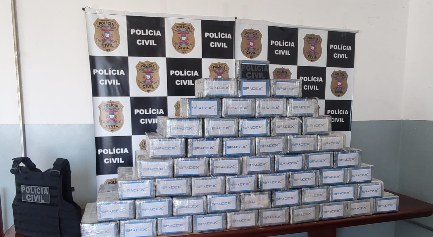 Cocaina avaliada em R 13 milhoes e apreendida em Mato Grosso