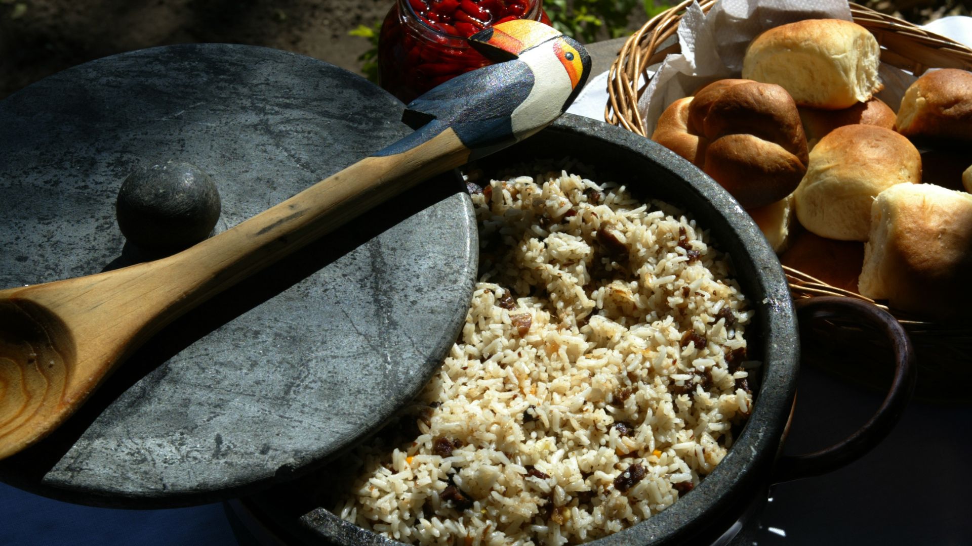 Como fazer um arroz carreteiro inesquecível | Canva