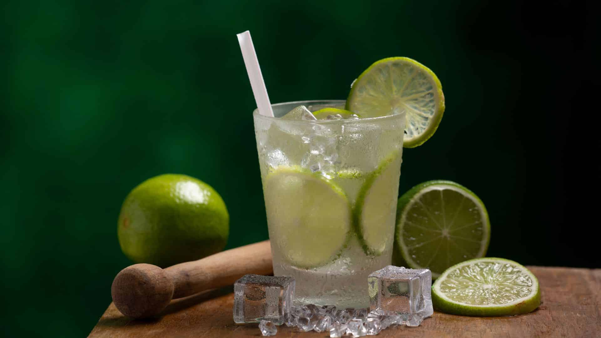 Como fazer caipirinha com vodka