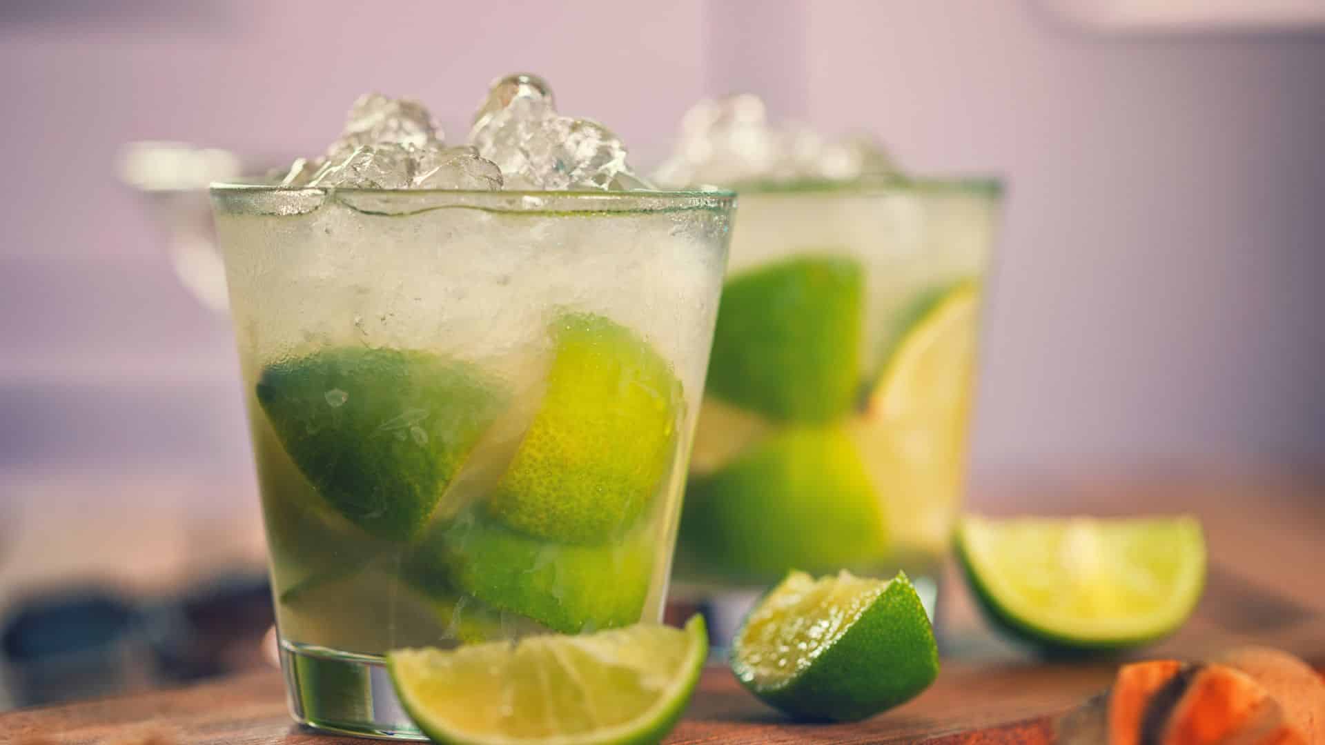 Como fazer caipirinha com vodka